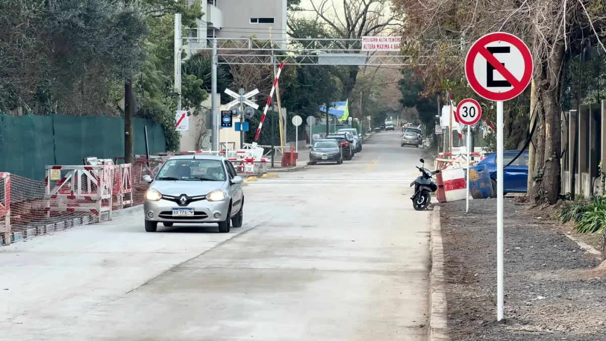 Reabrieron el paso a nivel en Treinta y Tres Orientales en Beccar