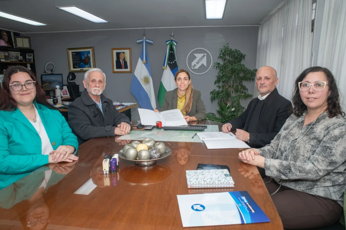 Convenio entre el Municipio y la Fundación San Ignacio para formación profesional