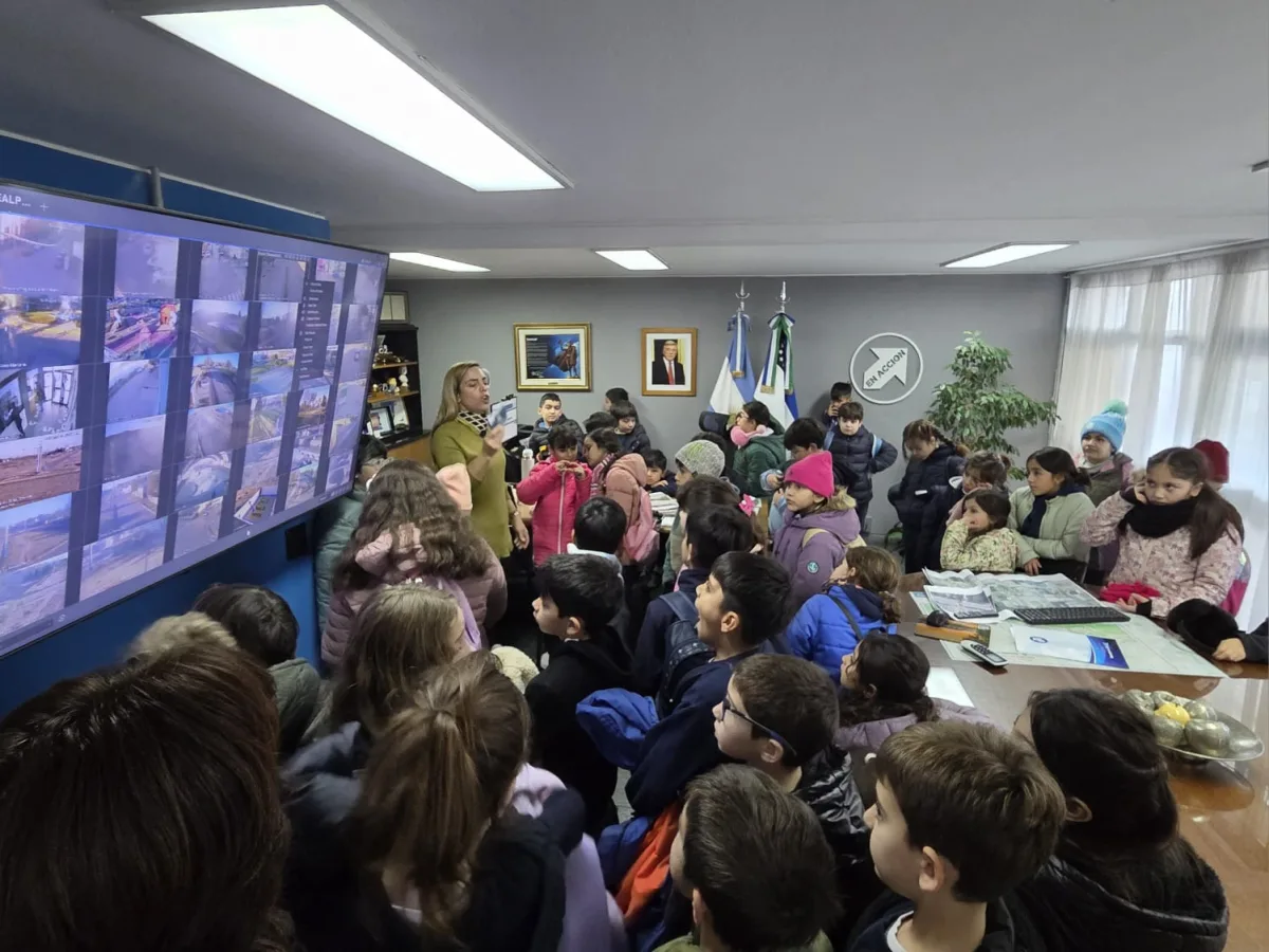 Estudiantes de Roca visitaron el municipio y aprendieron sobre tránsito