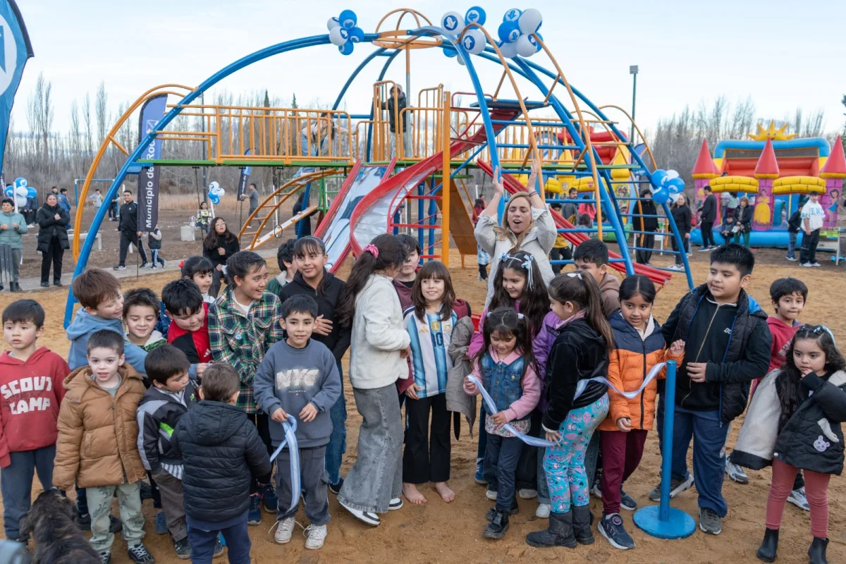 Inauguraron nueva plaza en La Ribera con espacios recreativos