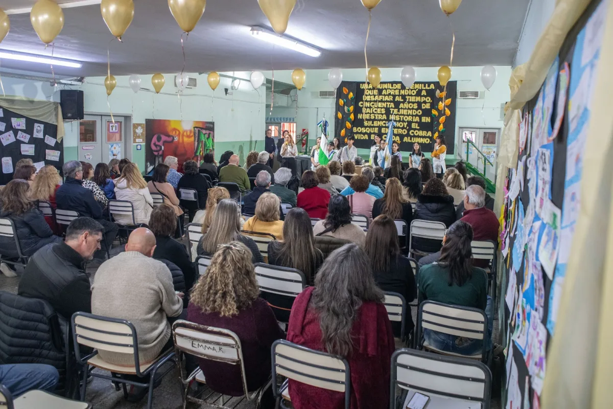 La Escuela N° 253 celebró su 50° aniversario con aporte municipal