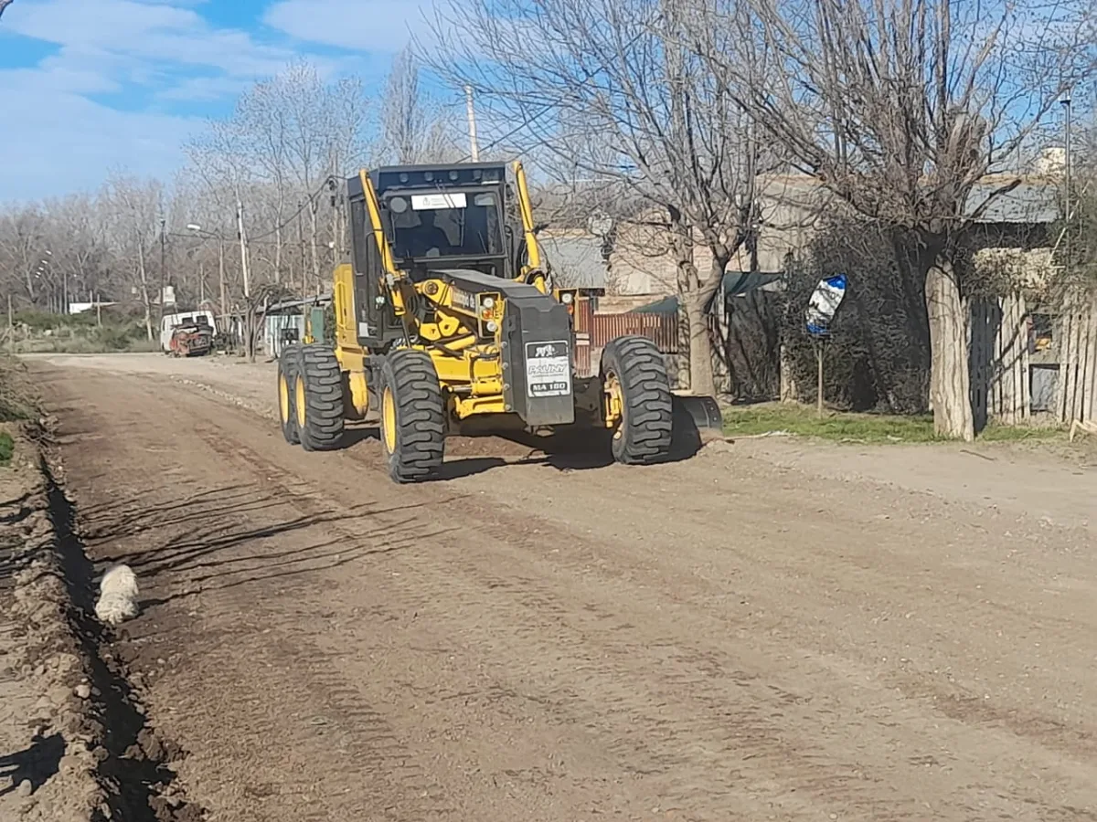 Mejoras en calles de tierra: trabajos de reparación en la ciudad