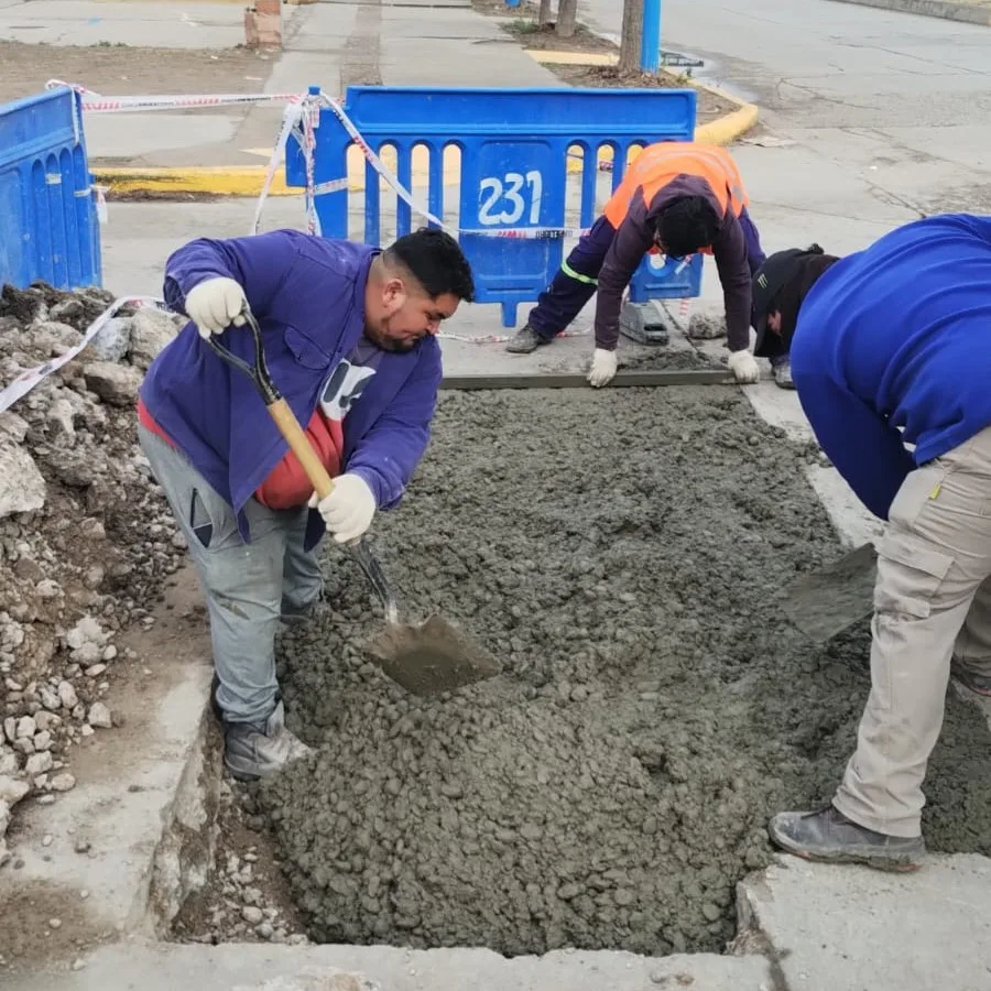 Reparaciones de calles de hormigón en Roca mejoran la circulación