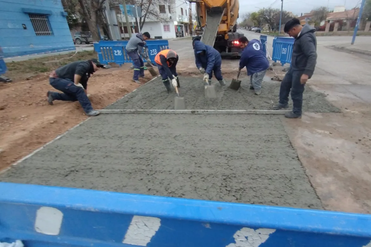 Reparaciones viales en Roca: avance del Plan de Bacheo