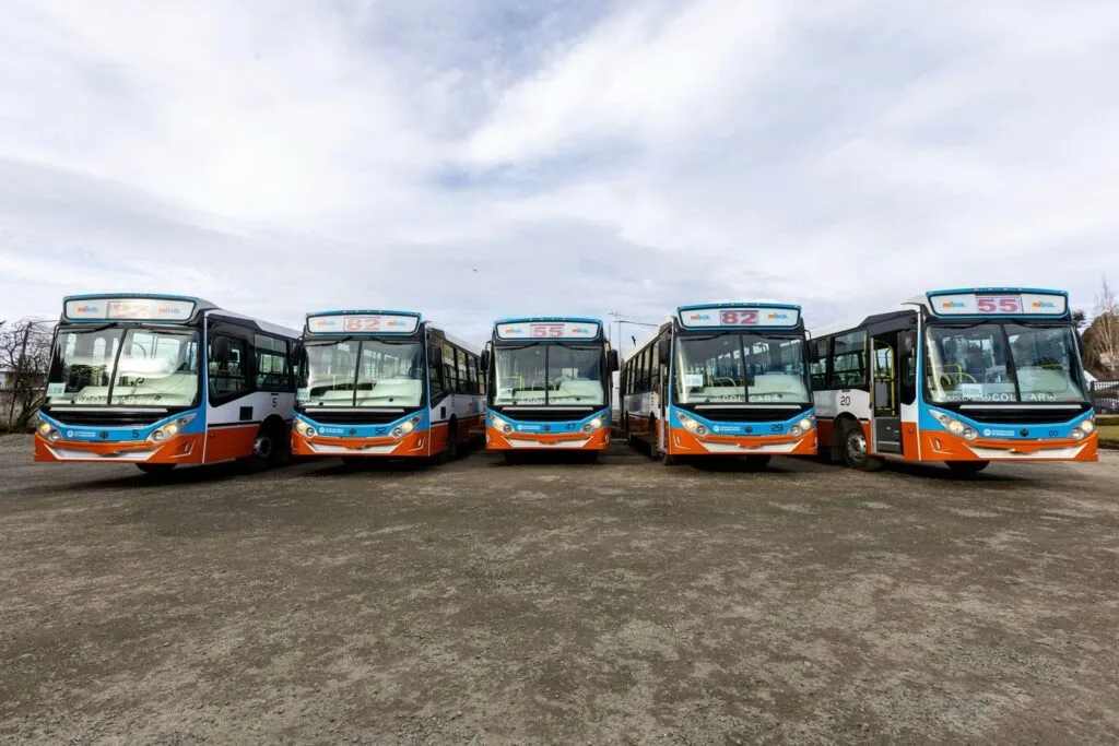 Bariloche incorporó cinco nuevos colectivos al transporte urbano
