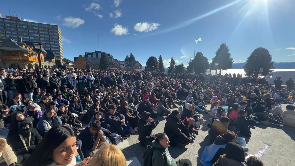 Bariloche vivió una jornada de aliento a la selección en pantalla gigante