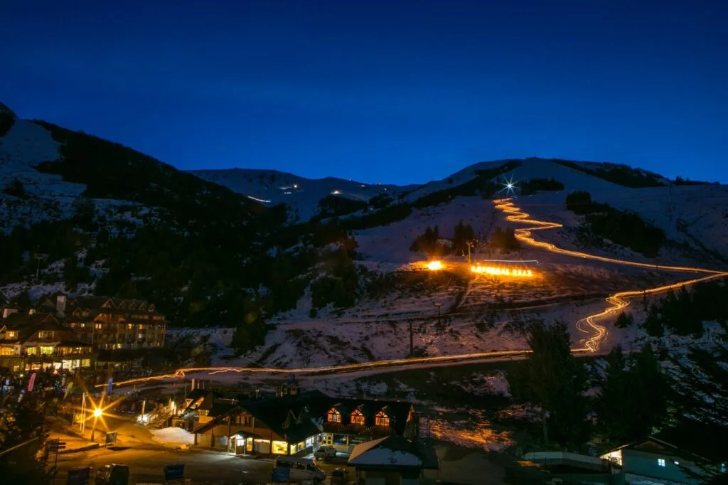 Comienza la Fiesta Nacional de la Nieve en Bariloche con un show de luces