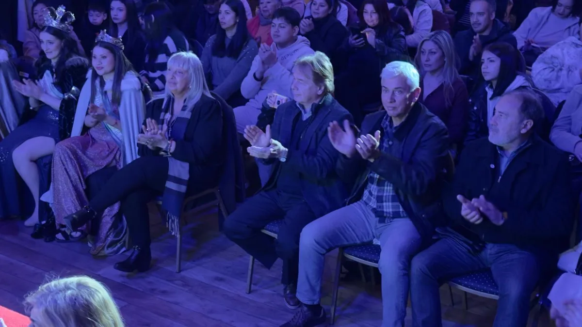 Desfile solidario por la salud en Bariloche: candidatas a Reina de la Nieve