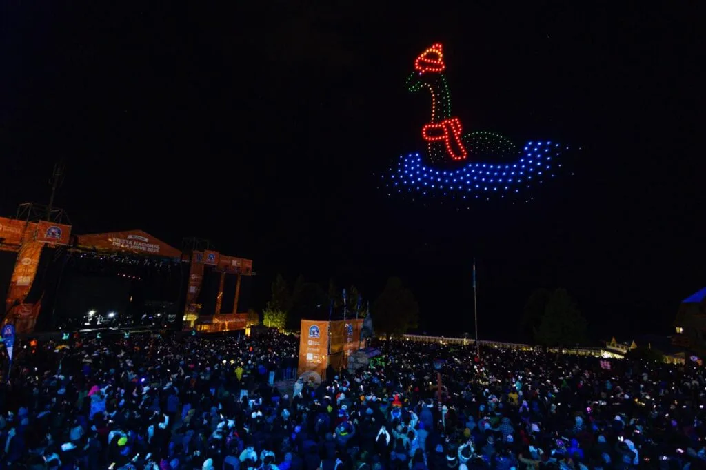 La Fiesta Nacional de la Nieve cerró con un espectáculo de drones
