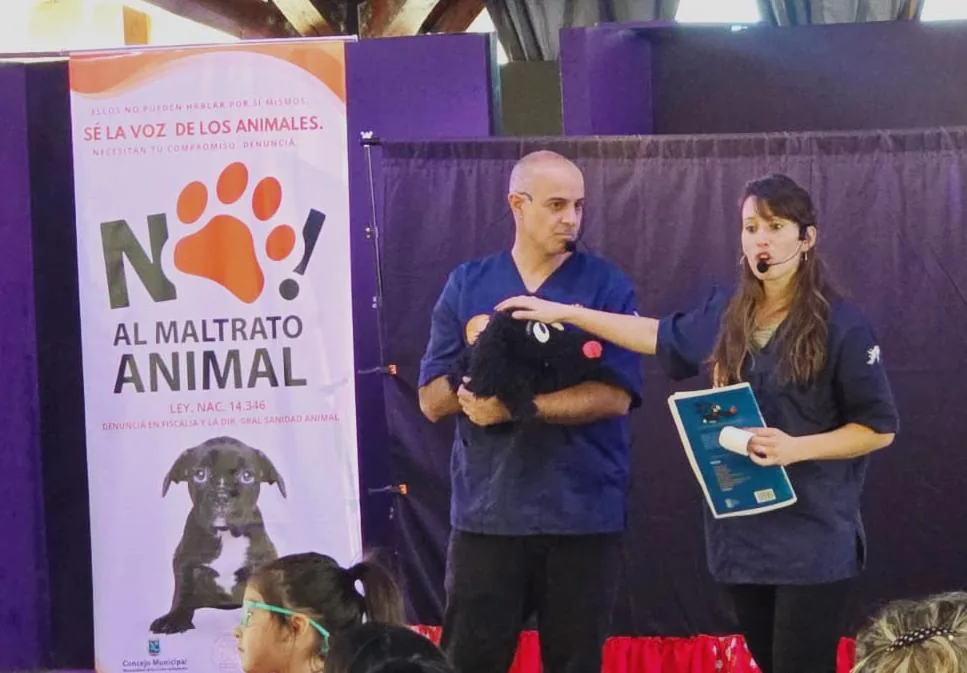 Más de 150 vecinos disfrutaron de una jornada de educación en el puerto