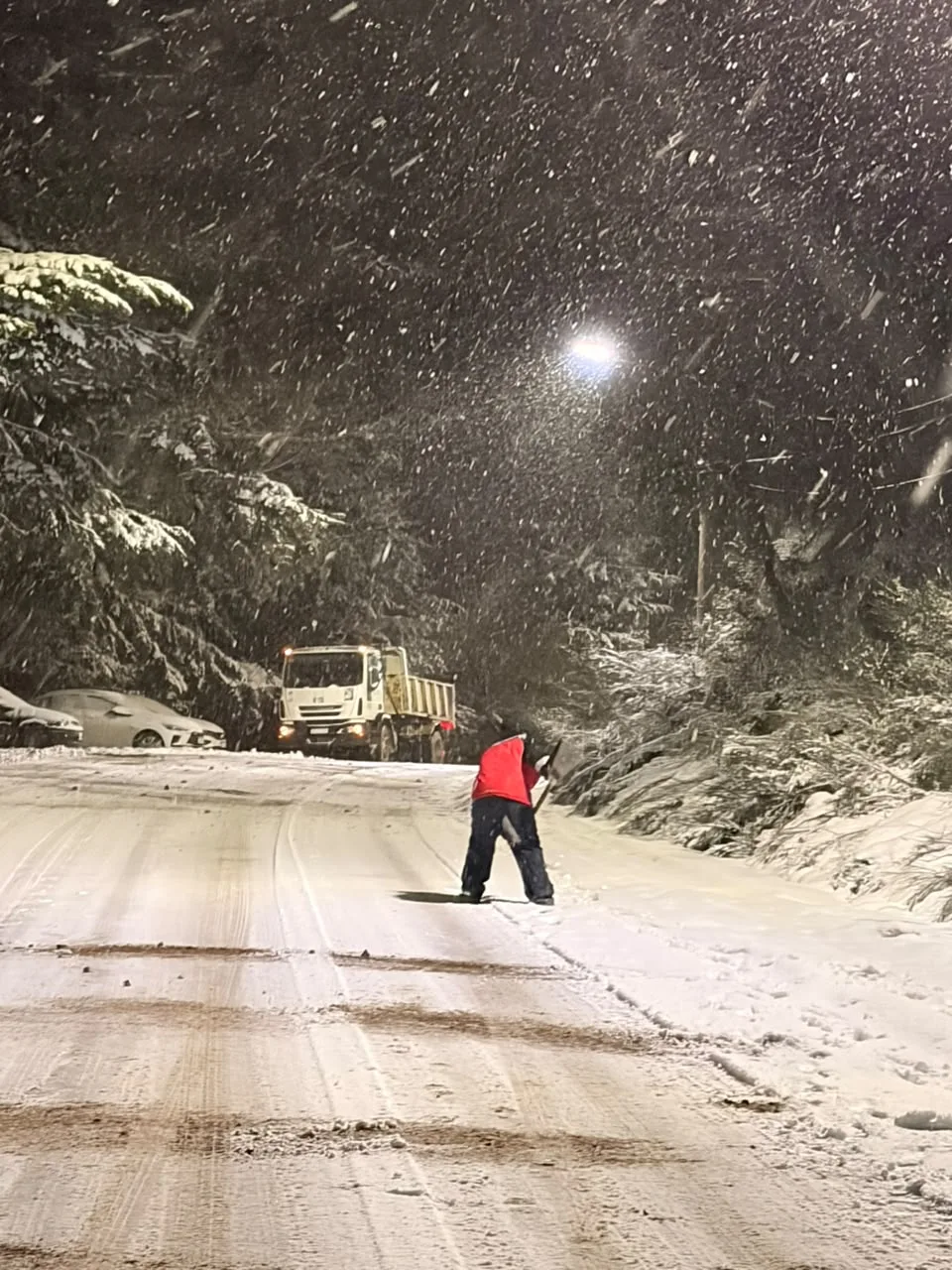 Restricciones de tránsito en Bariloche por acumulación de nieve