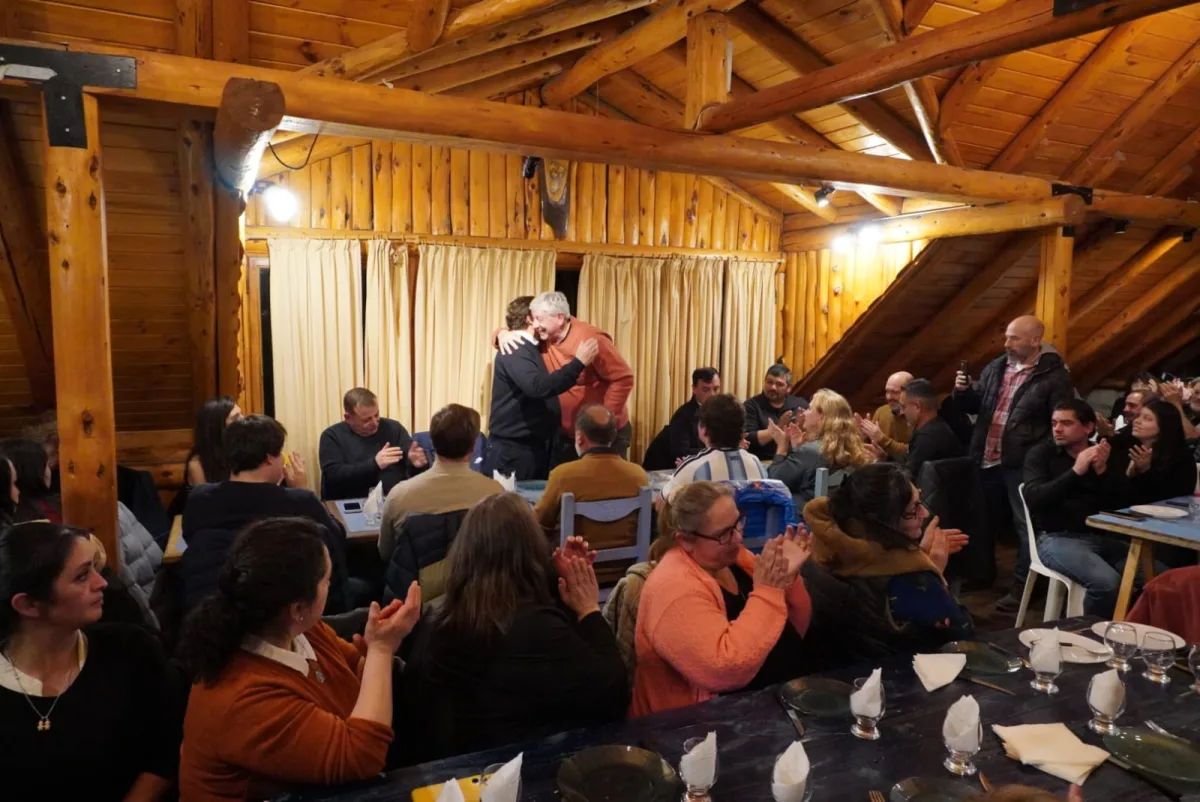 Walter Cortés y representantes barriales se reunieron en Bariloche
