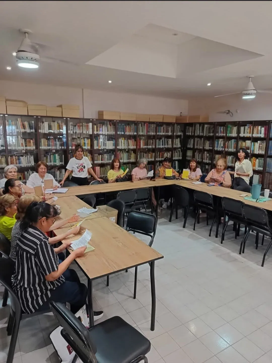 La 'Valija Viajera' revitaliza la memoria en la Biblioteca Sábato