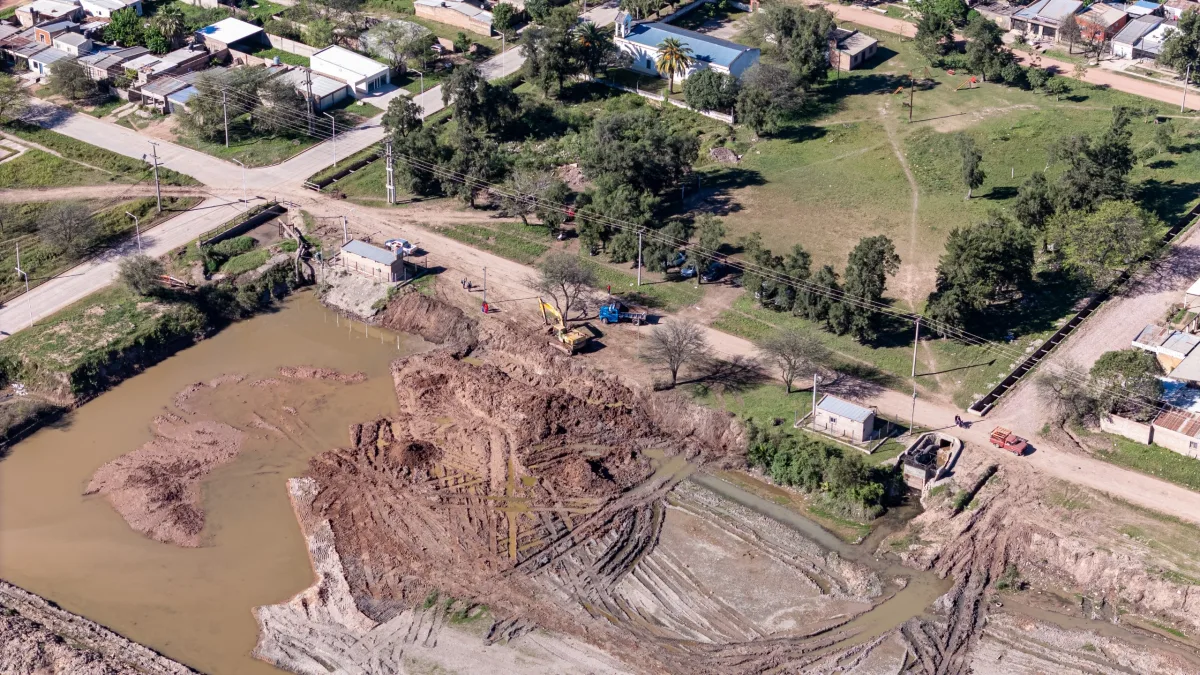 Mejoras en el reservorio de Ginés Benítez para el escurrimiento del agua