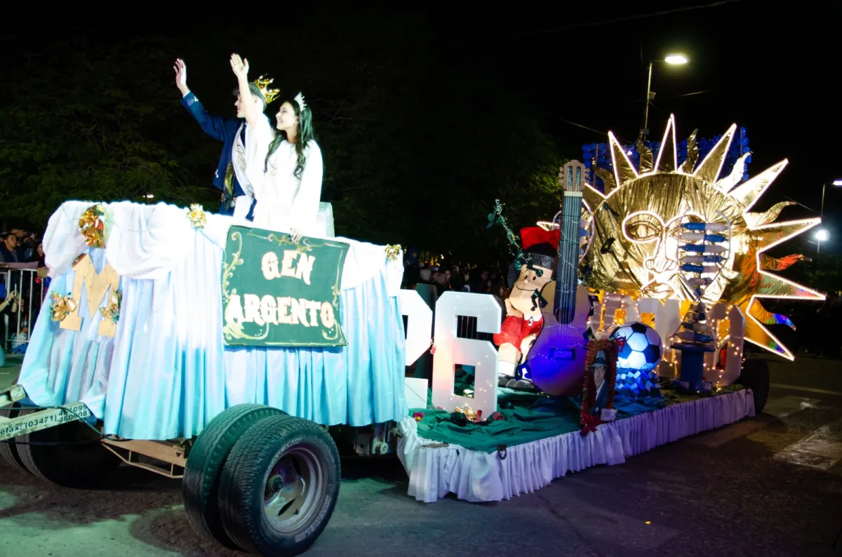 Sáenz Peña coronó a Mía Giovanna Sengher y Juan Bautista Gallovich como Reyes