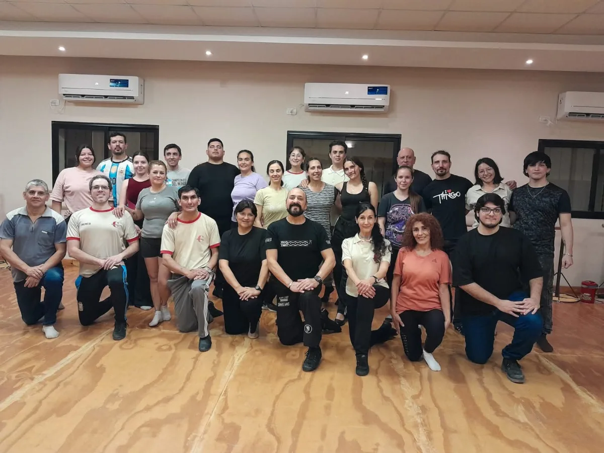 Seminario de tango en Sáenz Peña mejoró la formación de bailarines locales