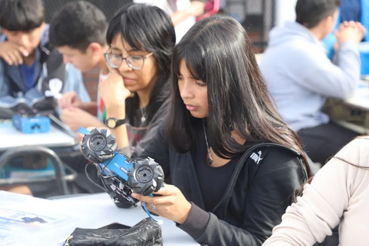 Más de 200 kits de robótica para escuelas secundarias en La Matanza