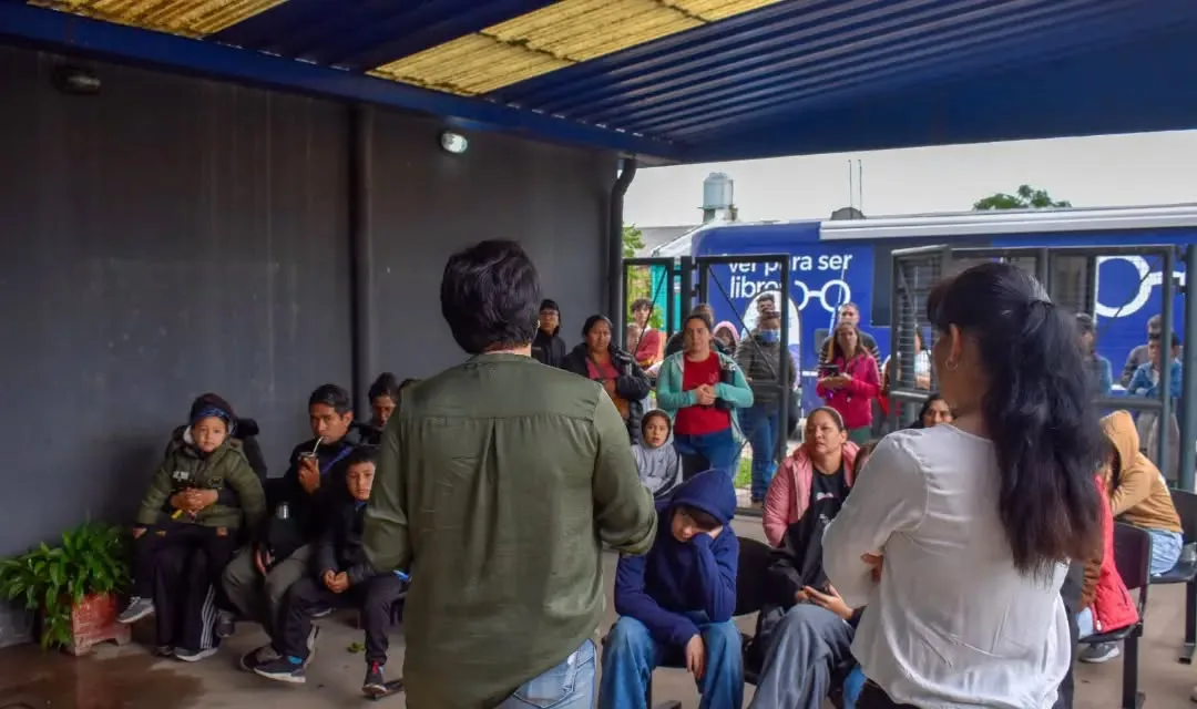 Controles de visión y anteojos gratuitos para jóvenes en Fontana