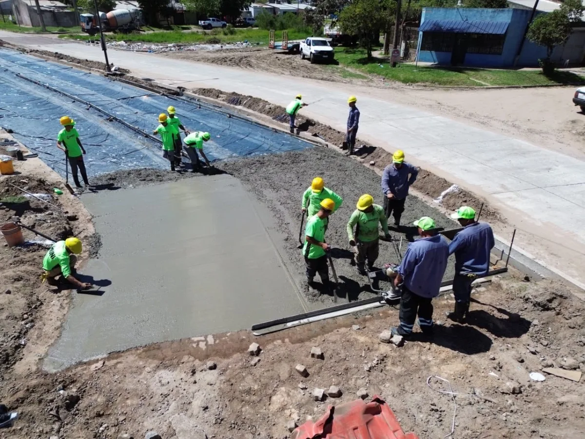 Avanza la pavimentación de la avenida Cuba en barrio Pirayuí