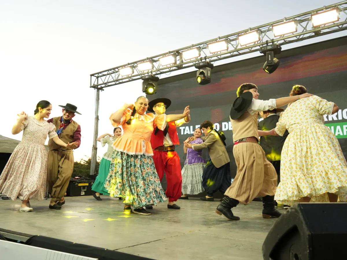 El certamen Jacinto Mamuh llevó música y danza al barrio Doctor Montaña