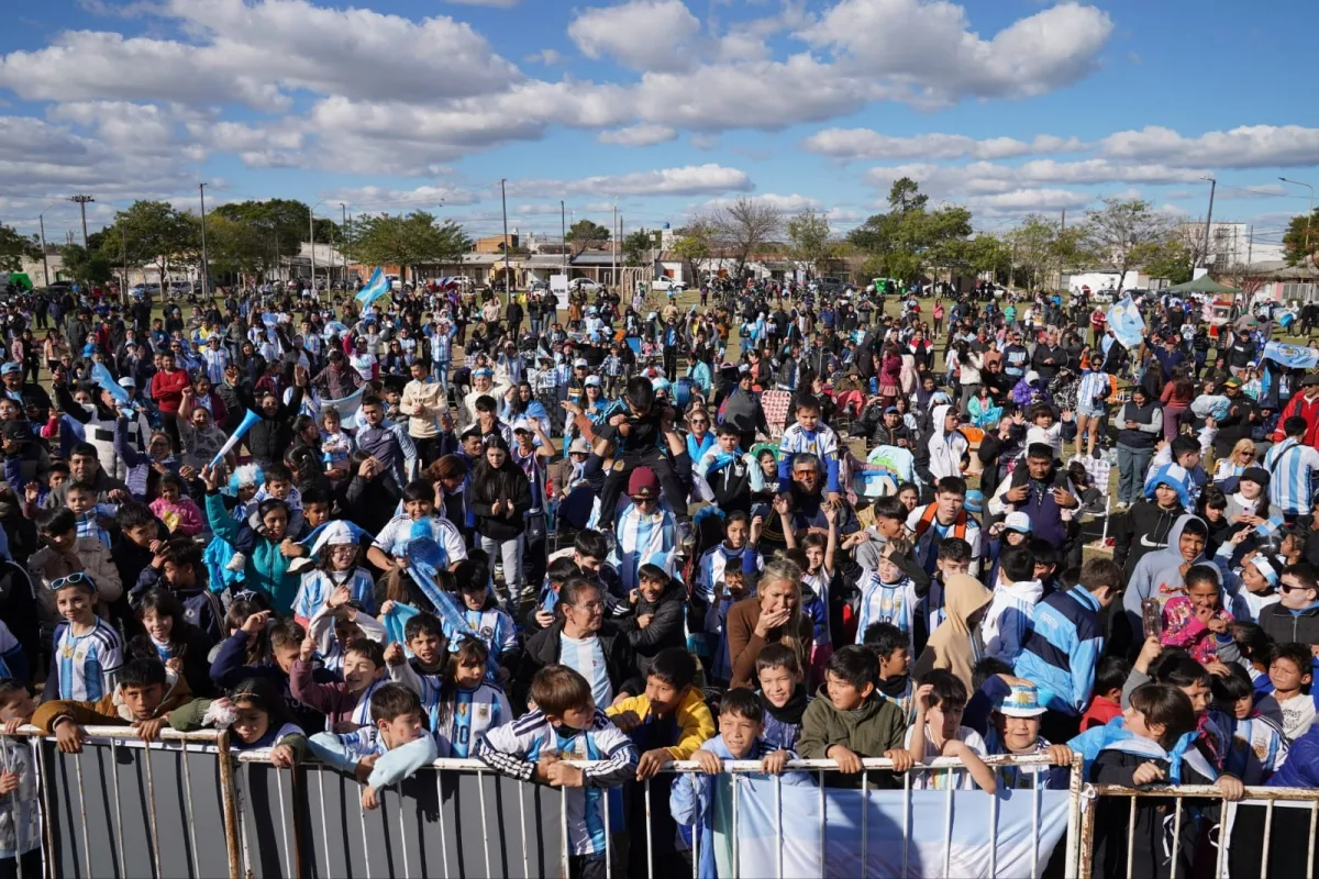 El Fan Fest volvió a convocar a los vecinos en el 17 de agosto
