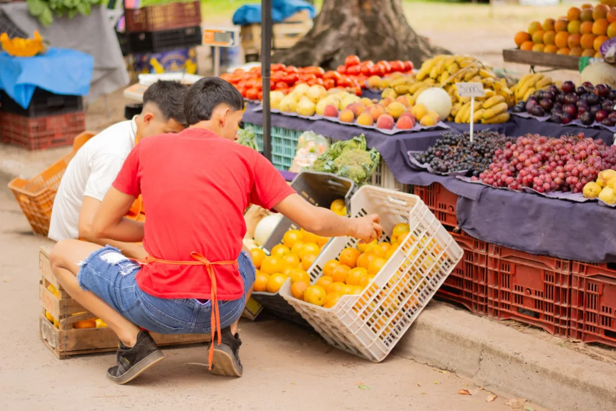 Ferias de la Ciudad ofrecen productos frescos en varios barrios