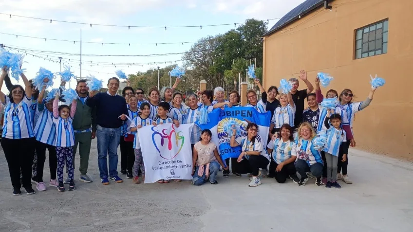 Adultos mayores disfrutaron de actividad física en la costanera