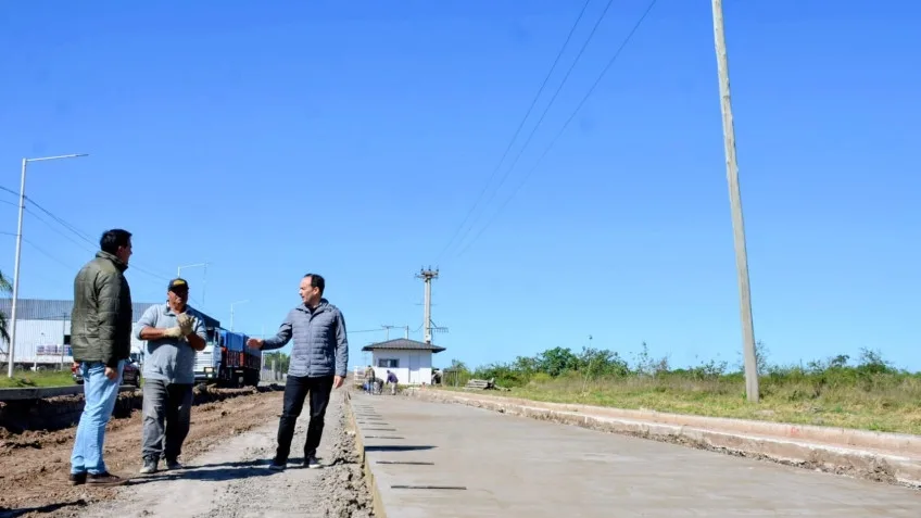 Avanza la pavimentación en calle Mendoza de Goya