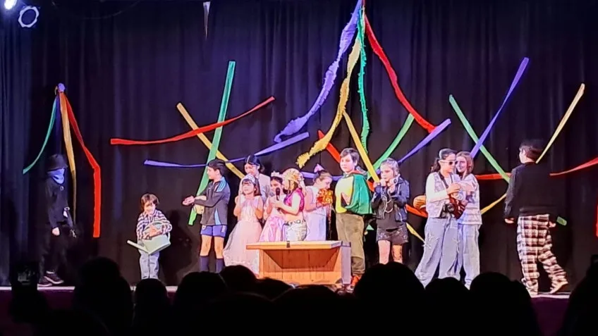 El Teatro Candilejas cerró su ciclo con una obra gratuita para la comunidad
