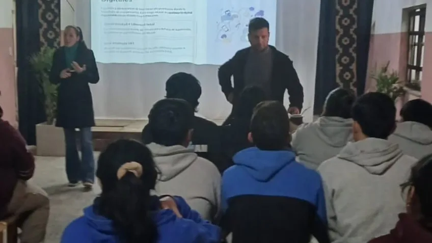 Estudiantes de Goya reflexionaron sobre el uso de la tecnología