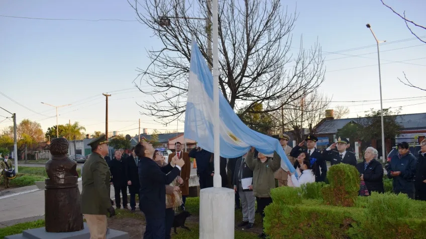 Goya celebró el Día de la Bandera con un emotivo izamiento