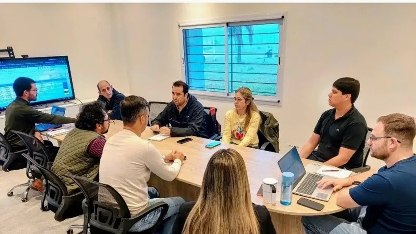 Goya implementa programas de inclusión digital y pasantías para jóvenes