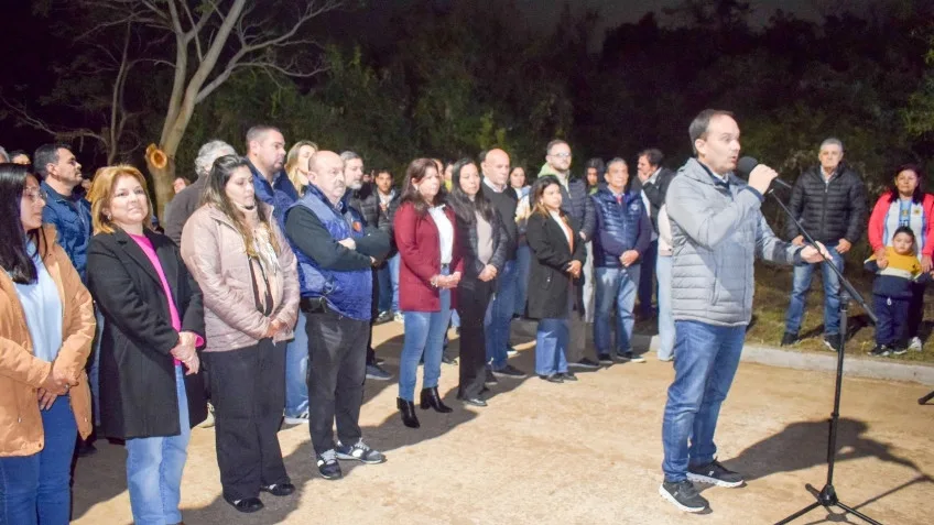 Inauguración de pavimento en barrio Costa del Paraná