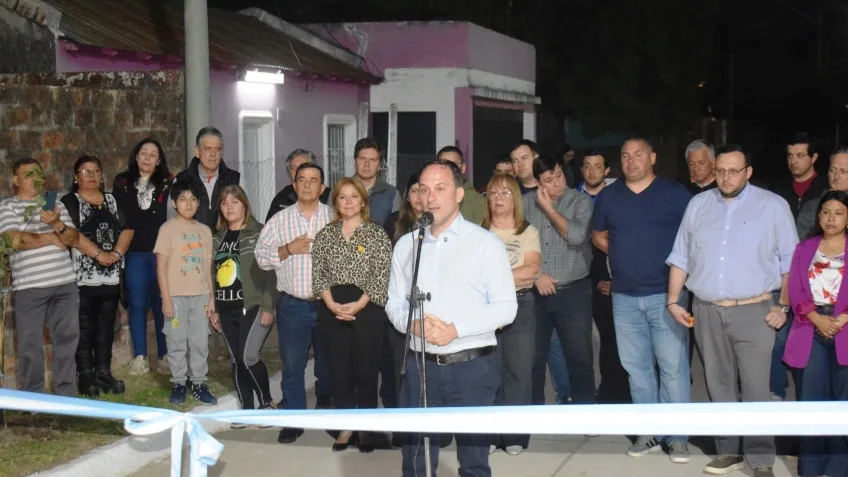 Inauguraron nueva cuadra de pavimento en barrio Mariano Moreno