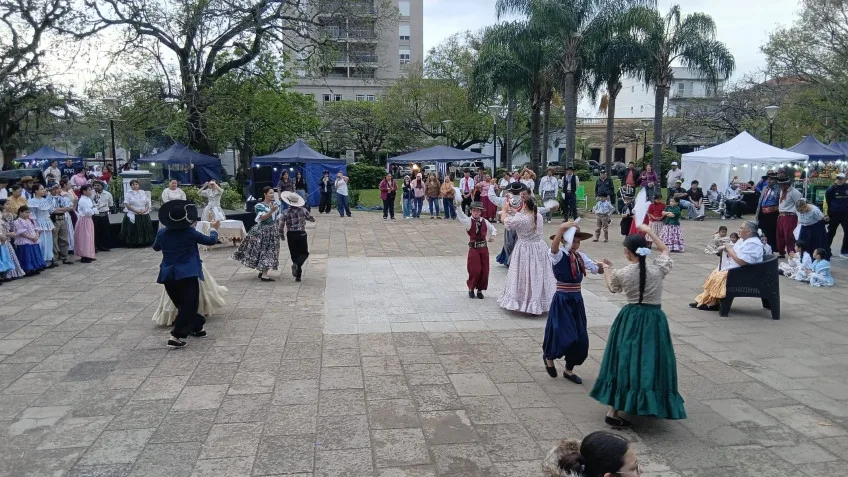 La Plaza Mitre se llenó de arte y tradición en Goya