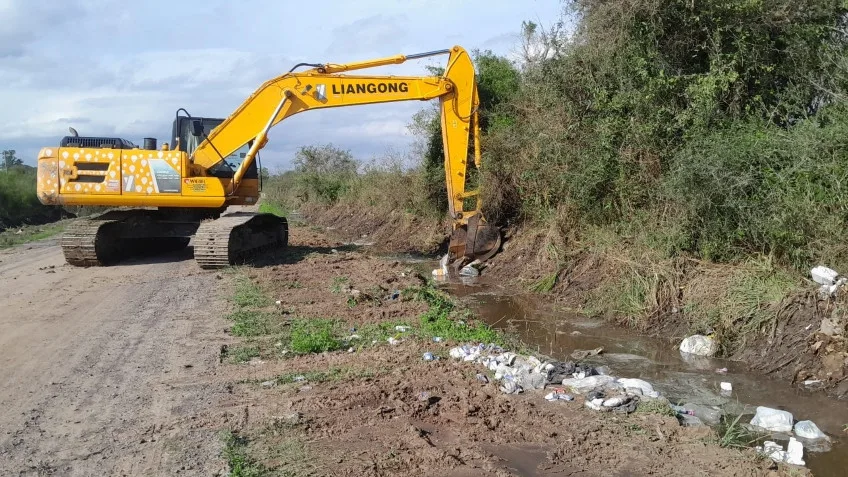 Mejoras en canales de desagüe en Ruta Provincial 38