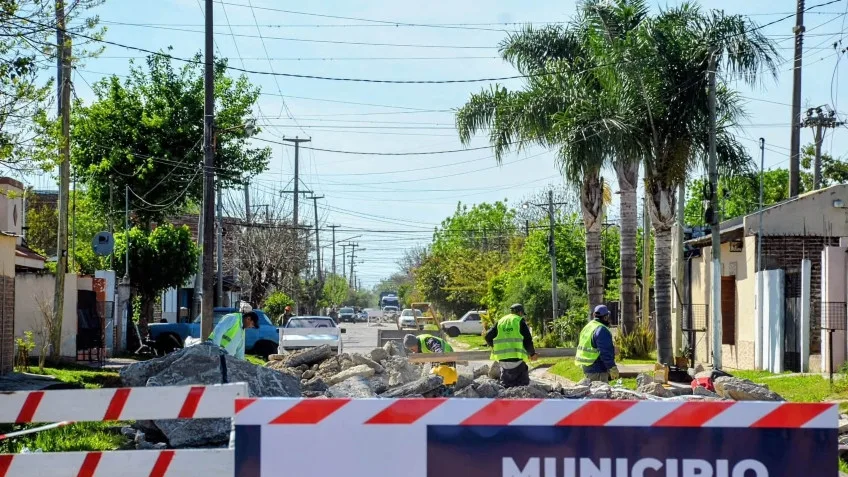 Reparación de baches mejora calles de Goya