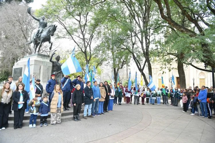 Mercedes conmemoró el aniversario del General San Martín