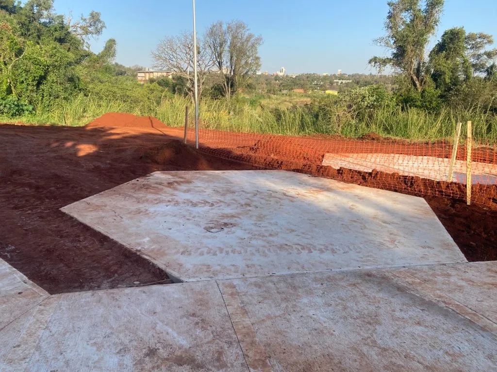 Avanza la construcción de una nueva plaza en Villa Lindstrom