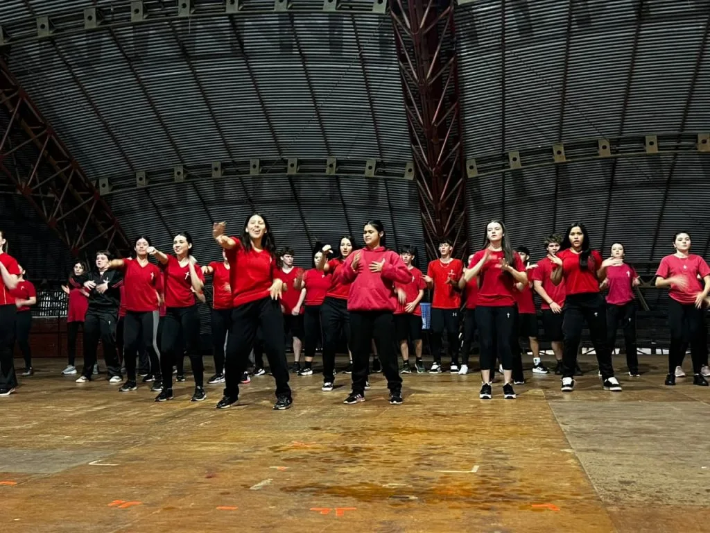 Estudiantes de Oberá inician ensayos para la Estudiantina 2026