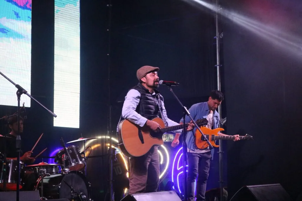 Oberá celebró el 9 de Julio y su 98° aniversario con música y baile