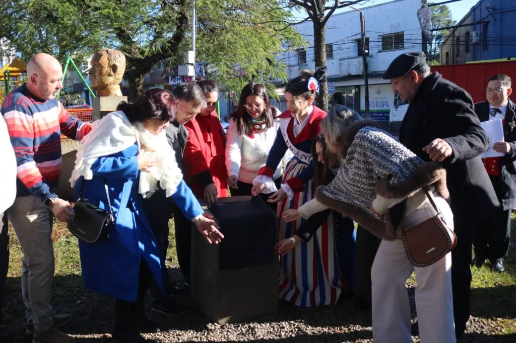Oberá homenajeó a Luciano Blanchard en el Día Nacional de Francia