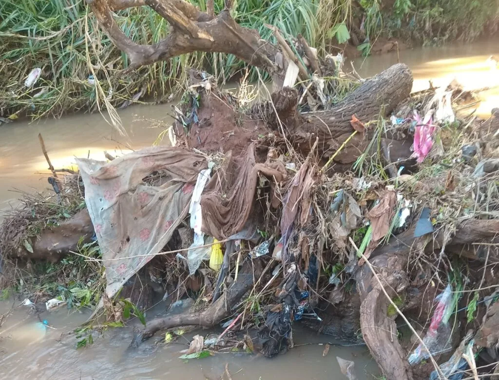 Oberá intensificó limpieza de desagües tras fuertes lluvias