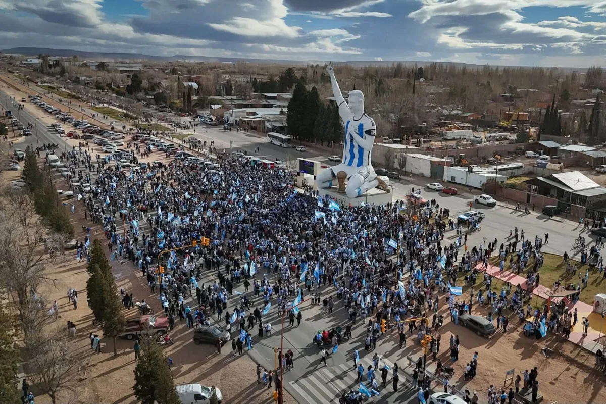 Festejos en Cutral Co tras la victoria de Argentina en el Mundial