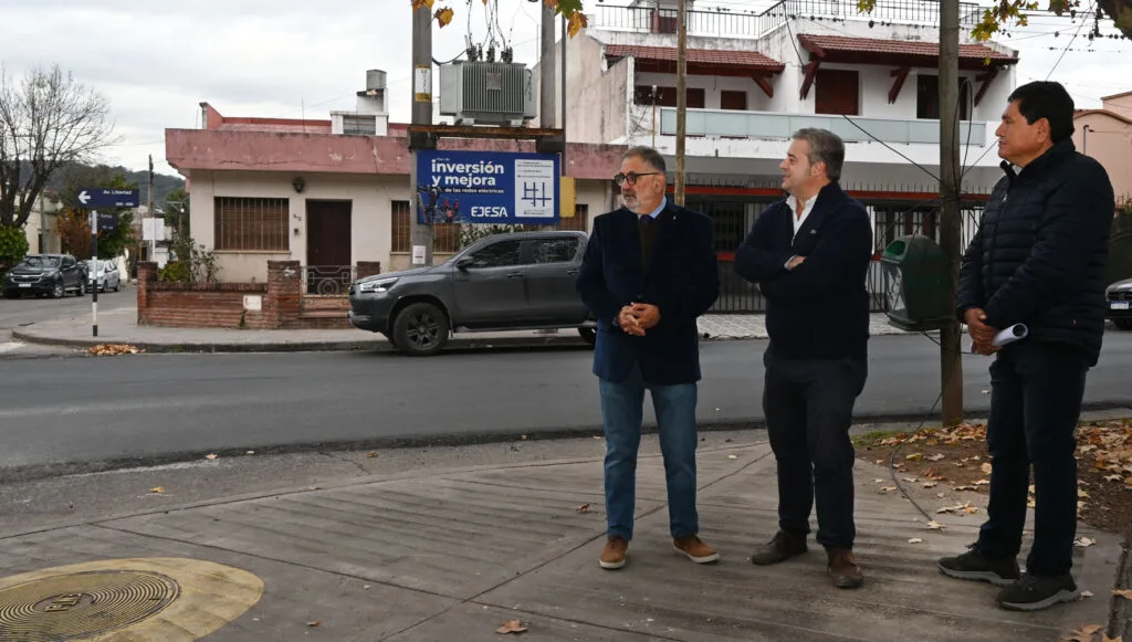 Avanza la repavimentación en Ciudad de Nieva y mejora el acceso