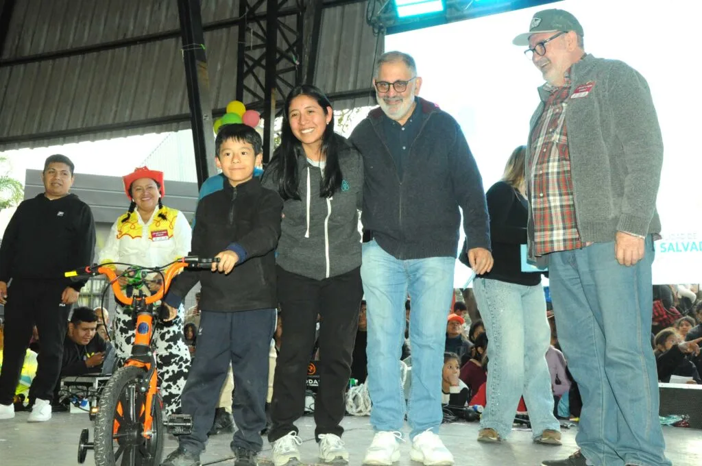 Fiesta del Día de la Niñez reunió a miles en el Multiespacio El Alto