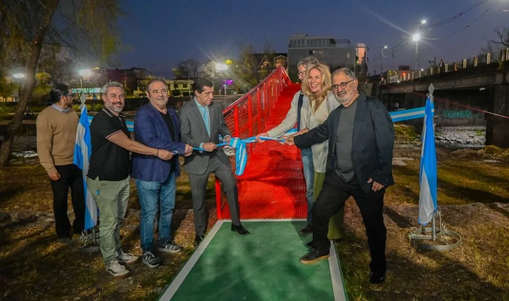 Inauguran pasarelas peatonales en el Parque Xibi Xibi de Jujuy
