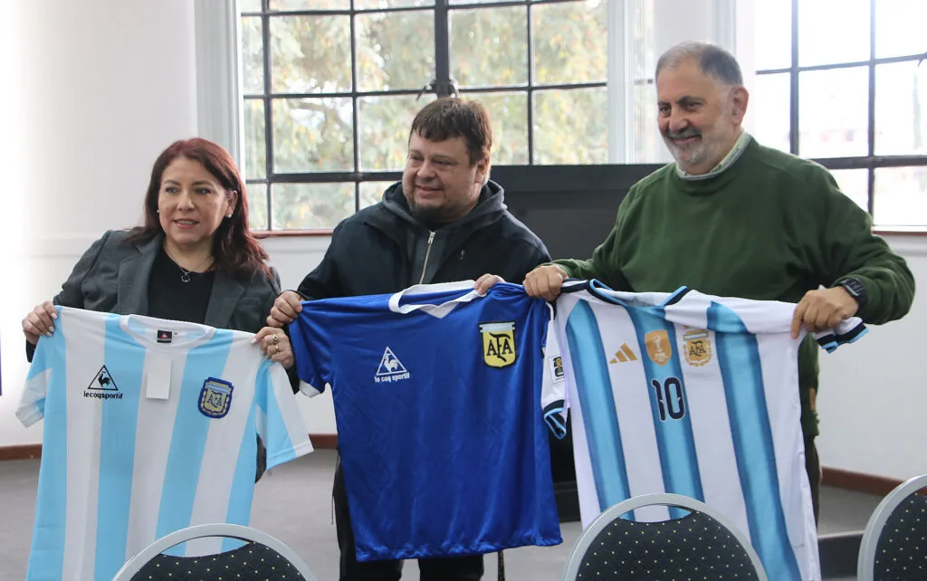 Muestra de camisetas de la Selección Argentina en San Salvador de Jujuy