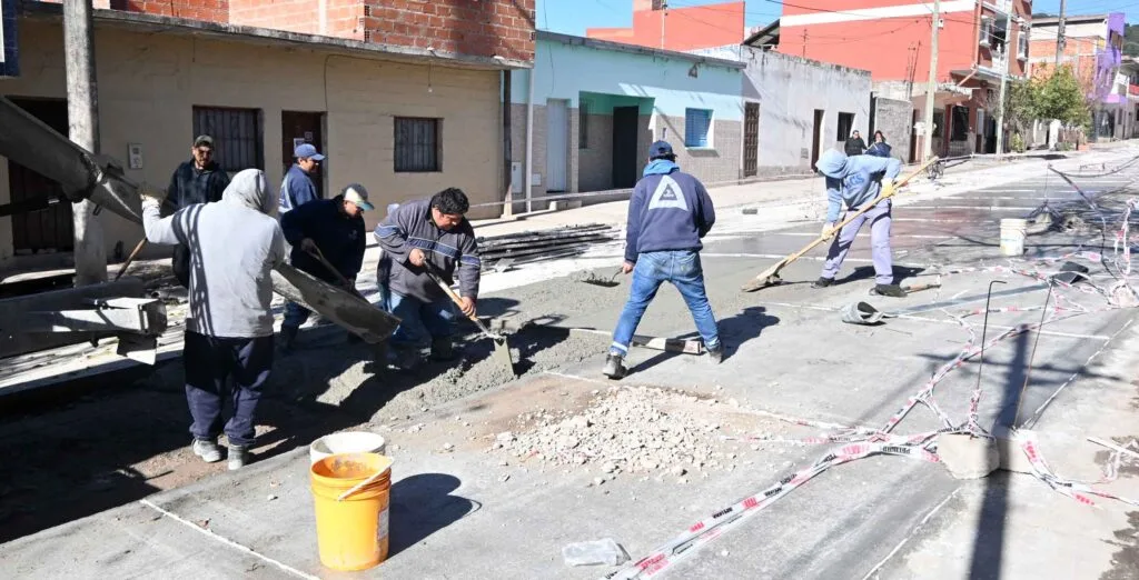 Pavimentación en barrio General Arias: nueva cuadra en calle Alberti