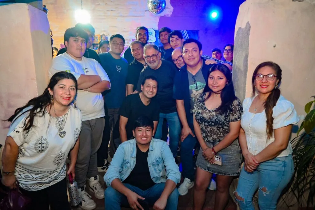 Reinauguraron Dino Food House con enfoque en cultura alternativa